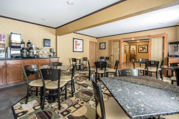 Quality Inn and Suites Decorah